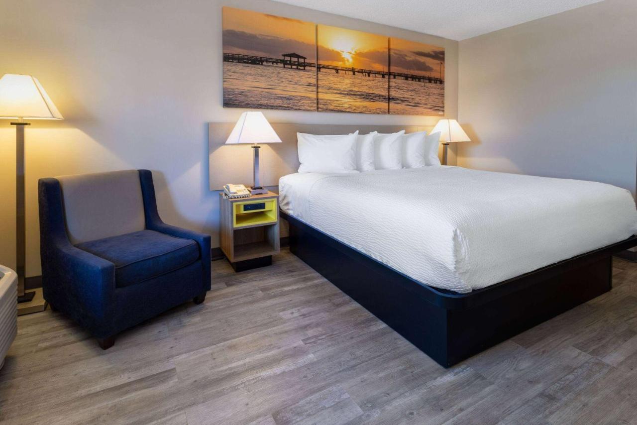 Days Inn & Suites By Wyndham Cherry Hill - Philadelphia Экстерьер фото