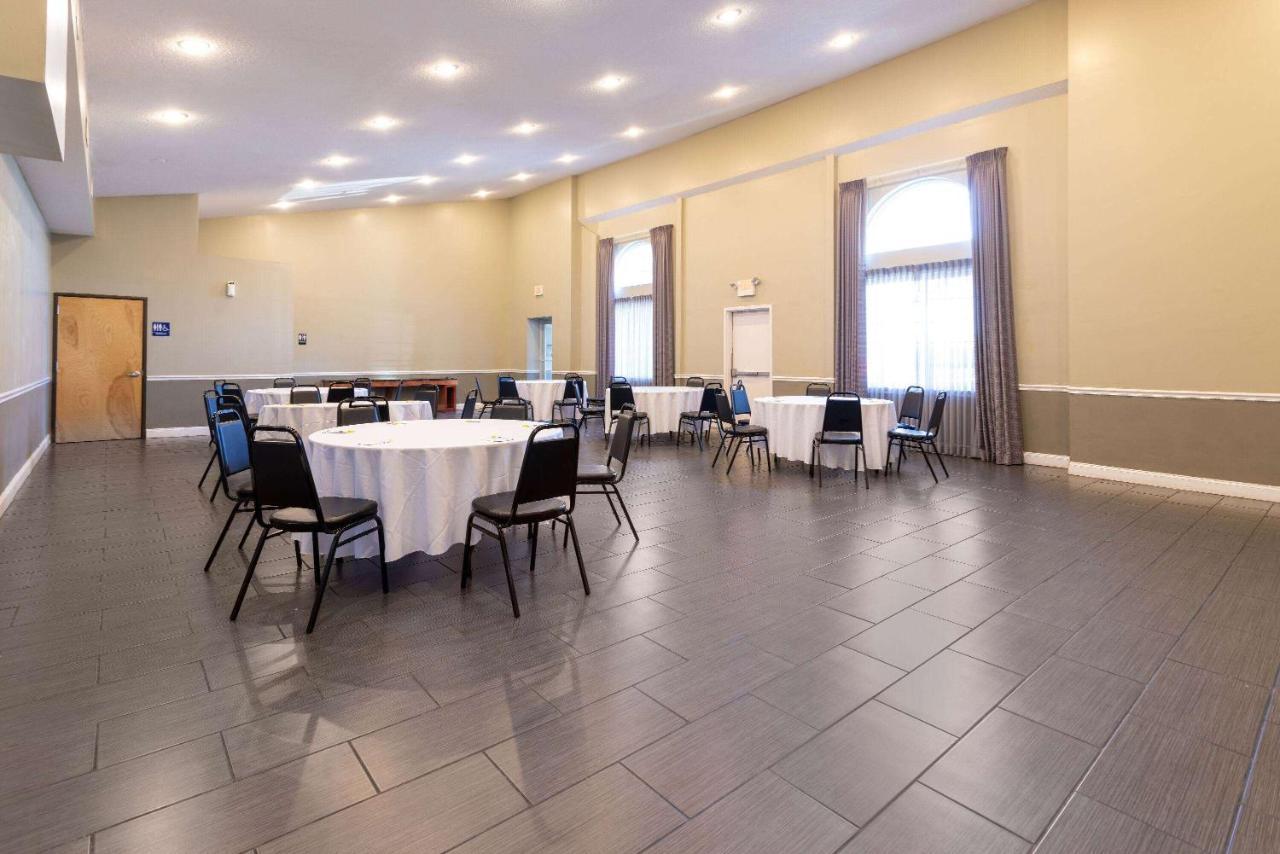 Days Inn & Suites By Wyndham Cherry Hill - Philadelphia Экстерьер фото