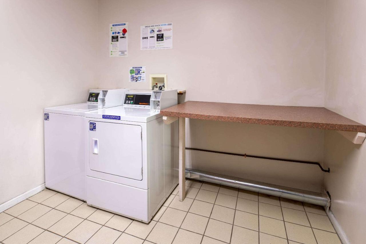 Days Inn & Suites By Wyndham Cherry Hill - Philadelphia Экстерьер фото