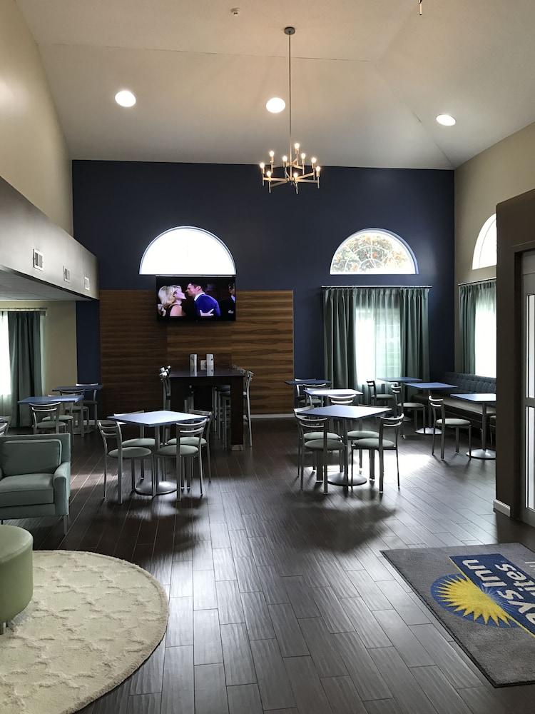 Days Inn & Suites By Wyndham Cherry Hill - Philadelphia Экстерьер фото