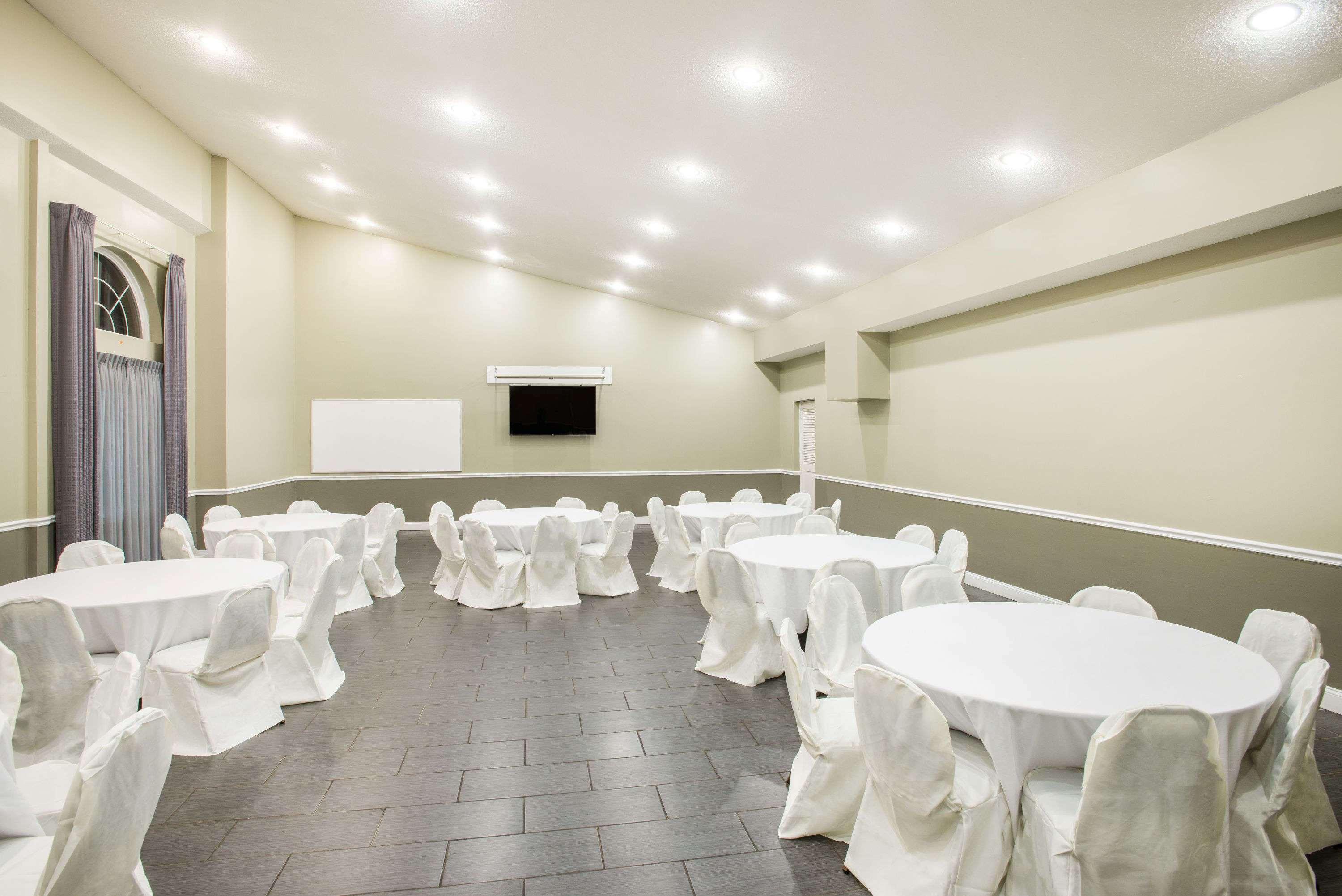 Days Inn & Suites By Wyndham Cherry Hill - Philadelphia Экстерьер фото