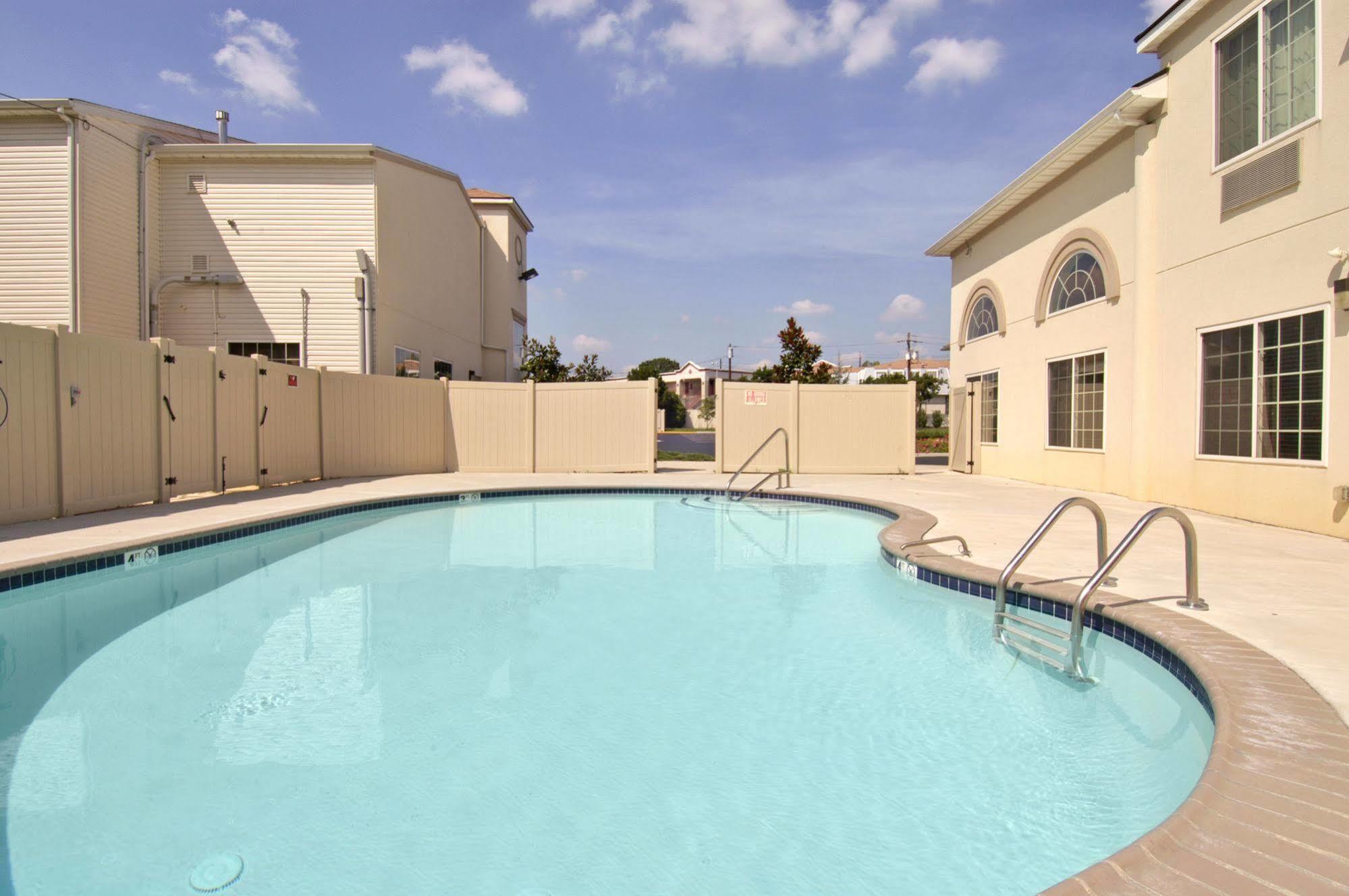 Days Inn & Suites By Wyndham Cherry Hill - Philadelphia Удобства фото